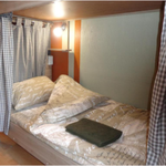 Верхняя кровать в общем 4-местном номере для женщин (удобства на этаже) в Балконsky