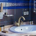 Улучшенный люкс с угловой ванной (с завтраком) в Тургеневъ