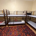 Кровать в 6-местном общем мужском номере в Хостел Турали
