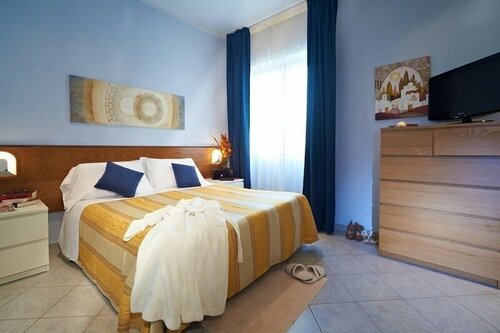 Апартаменты «Комфорт», терраса, частичный вид на море в Hotel Sirio