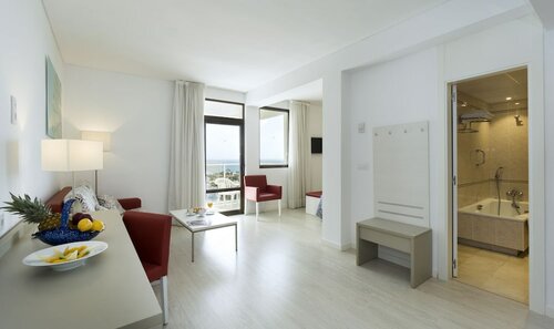 Трехместный номер, терраса (3 Adults) в Hotel Alay Puerto Marina - Adults Only Recommended