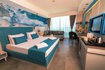 Стандартный номер, частичный вид на море в Crystal Centro