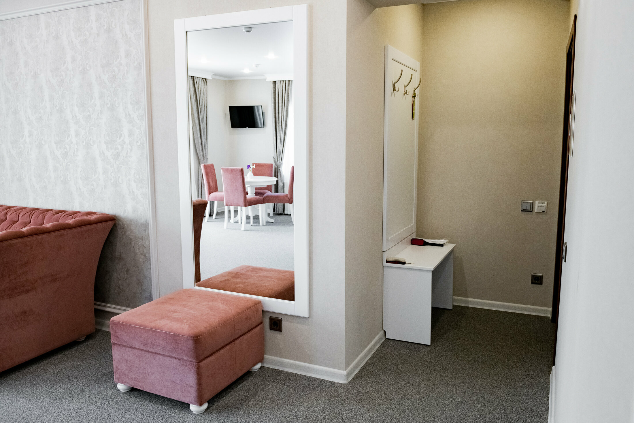 Люкс с кроватью размера «king-size» и гидромассажной ванной