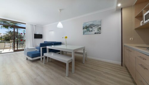 Люкс «Сеньор», 2 спальни (2 adults + 1 child) в Los Zocos Impressive Lanzarote