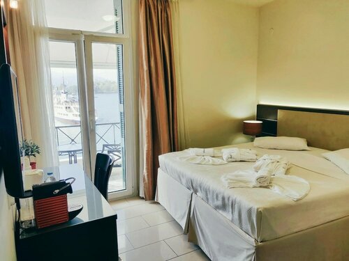 Стандартный двухместный номер с 1 или 2 кроватями, вид на море в Manessi City Hotel