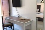 Номер с 2 односпальными кроватями, отдельная ванная комната в Non Du Lay Guesthouse