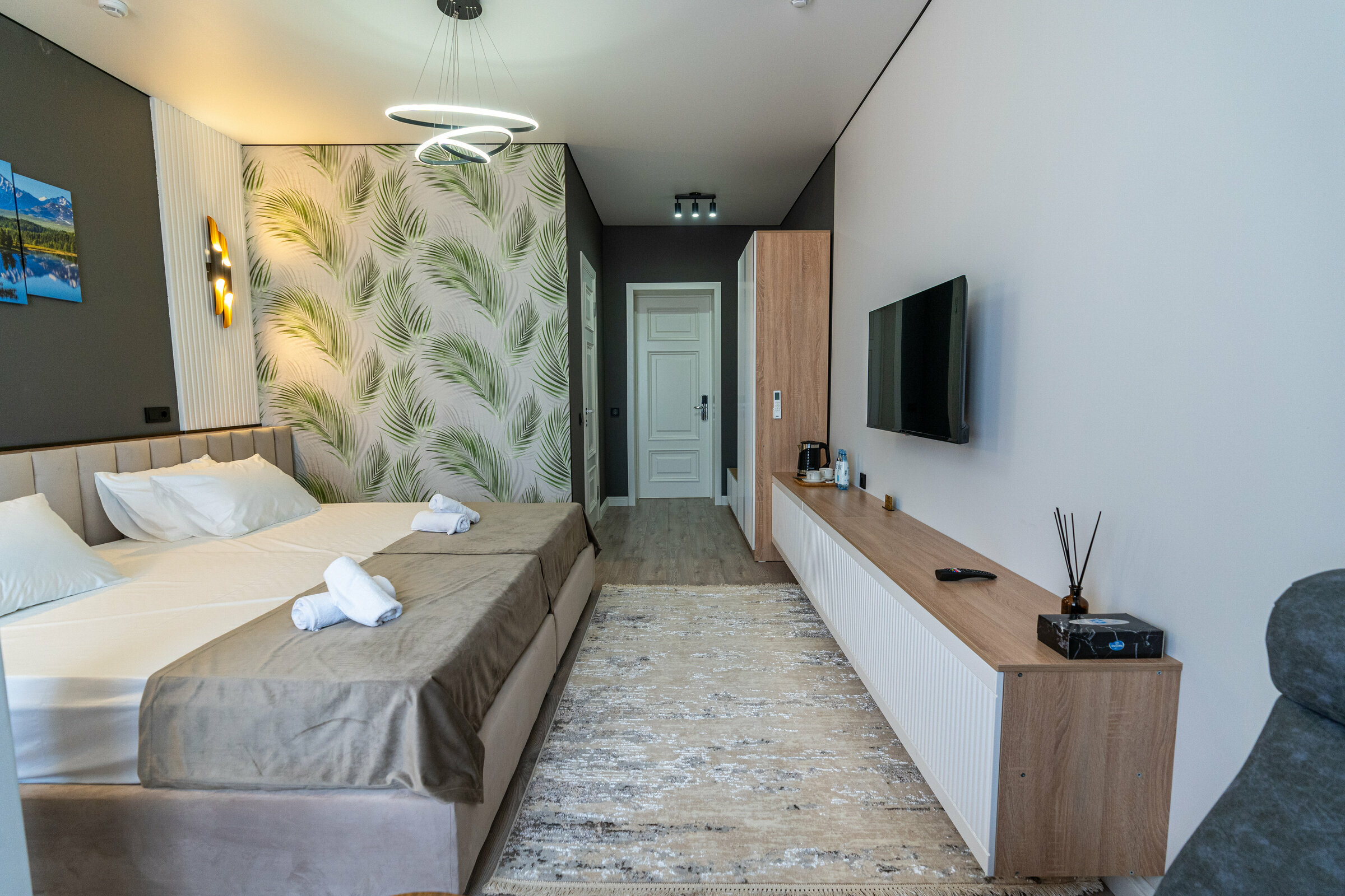 Просторный двухместный номер с 2 отдельными кроватями