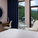 Премиум с балконом и видом на реку в Radisson Hotel, Rosa Khutor