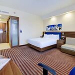 Номер стандарт семейный с 1 двуспальной кроватью в Hampton by Hilton Volgograd Profsoyuznaya