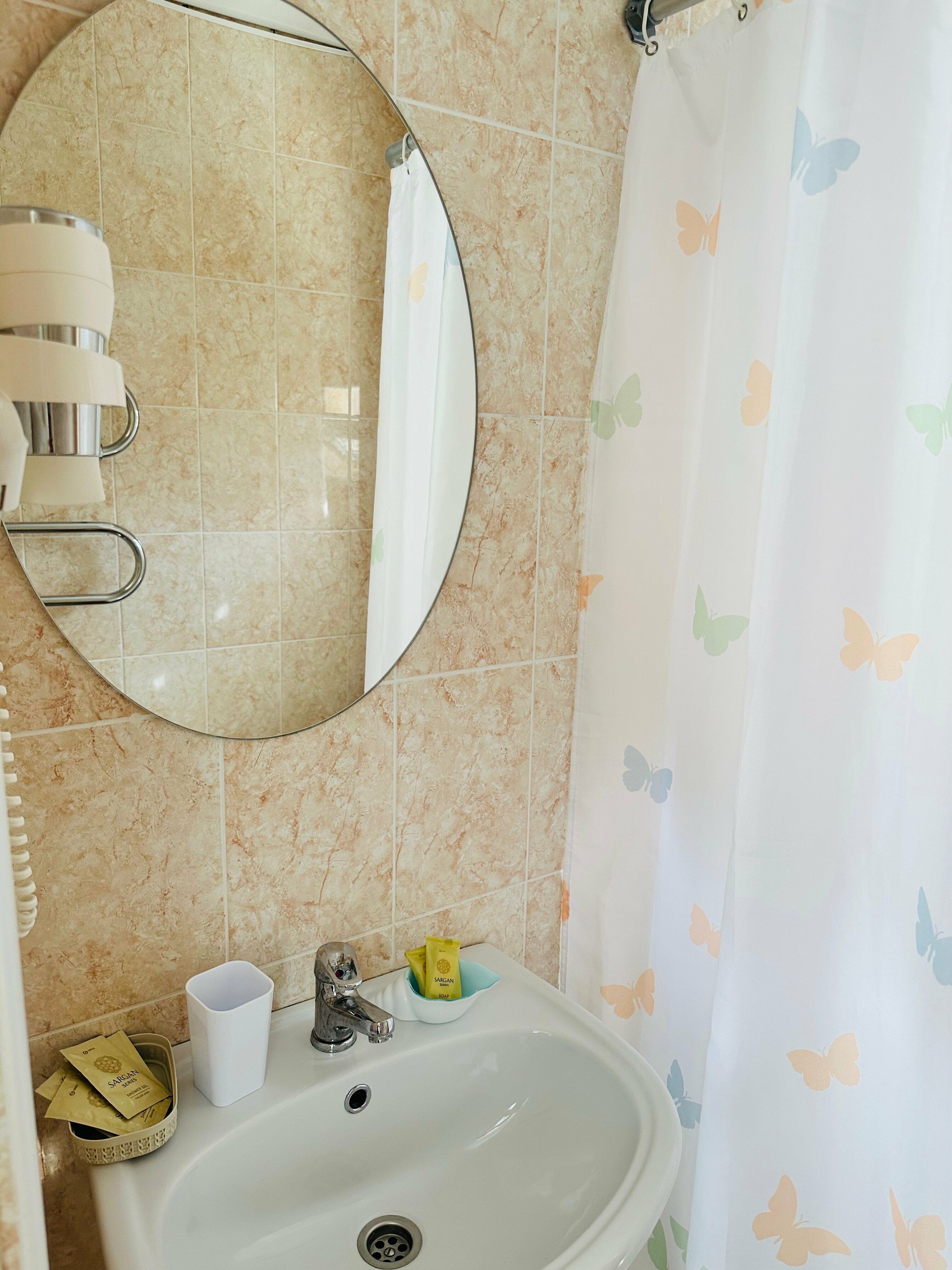 Трехместный номер с основными удобствами