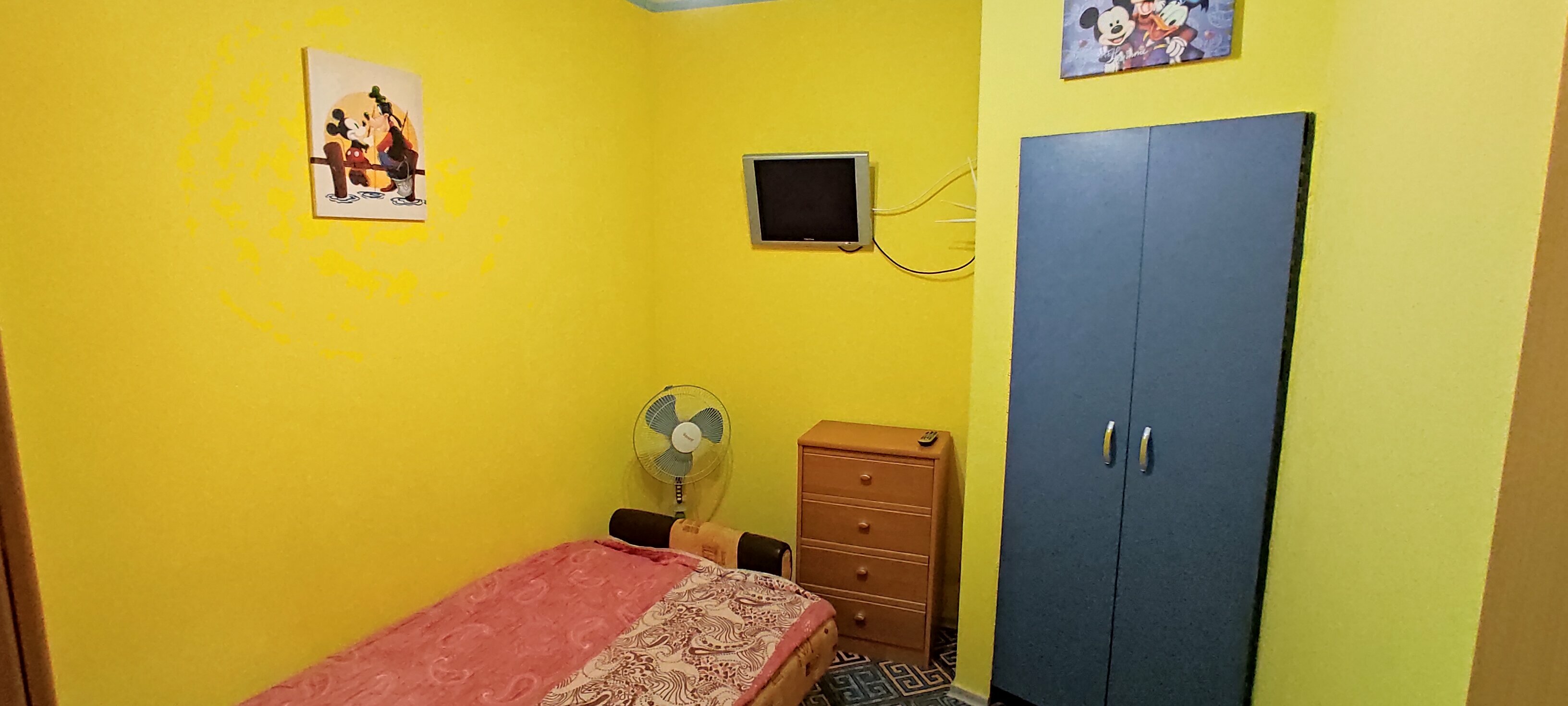 Четырехместный номер с душем