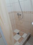 Трехместный номер с душем в Мотель Семейный