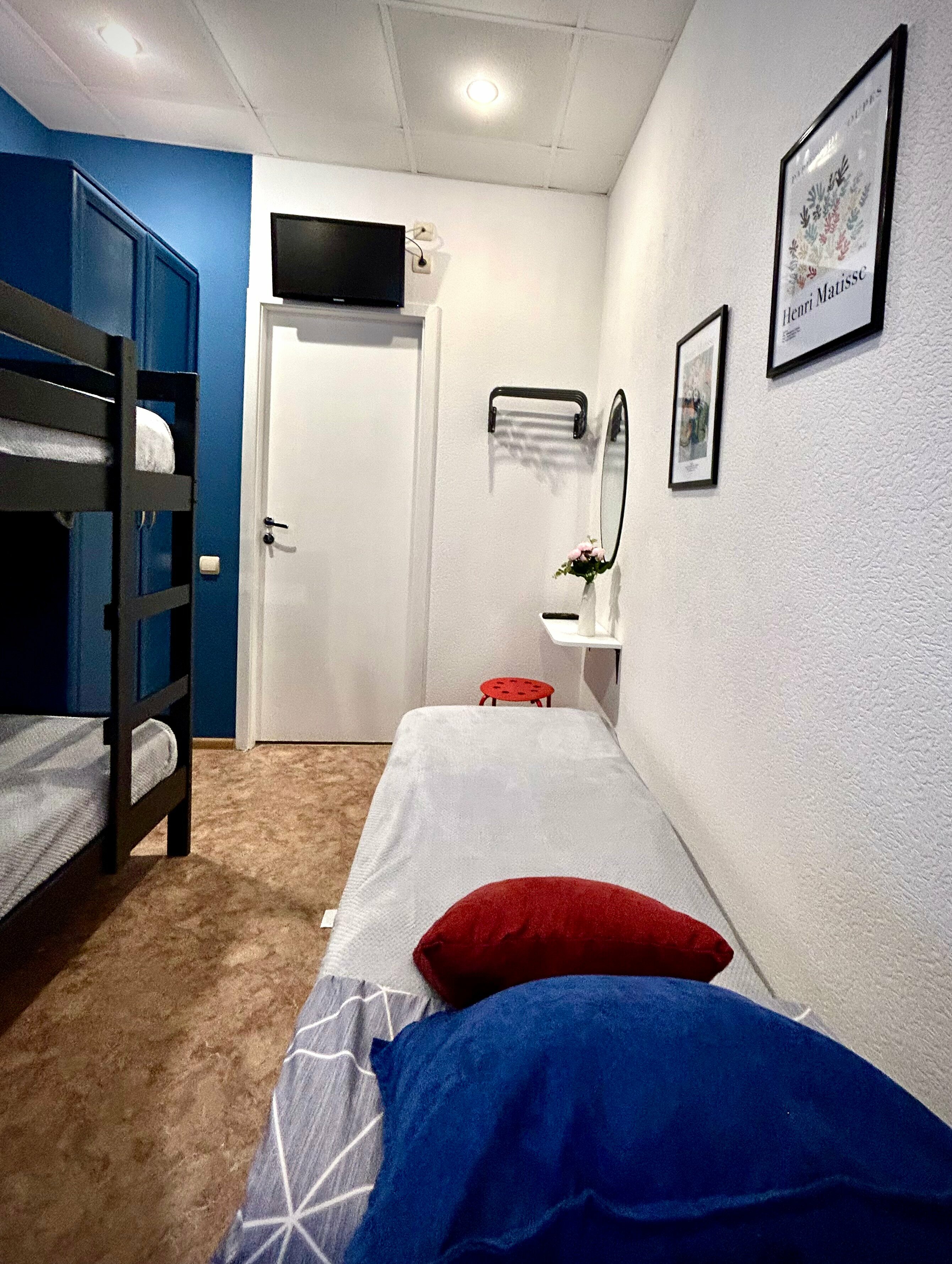 Бюджетный трехместный номер