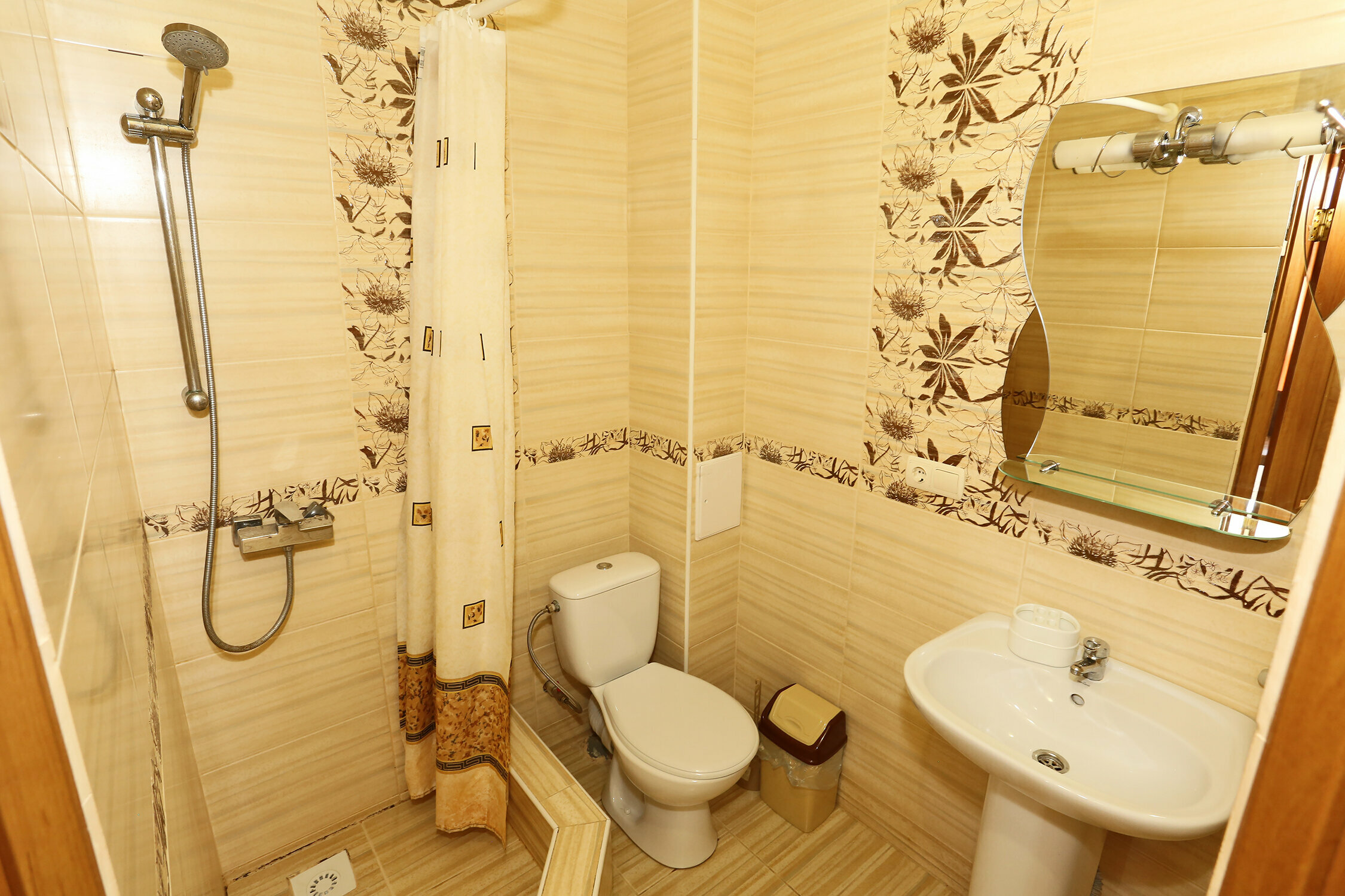 Двухместный номер Делюкс с 1 кроватью или 2 отдельными кроватями и балконом