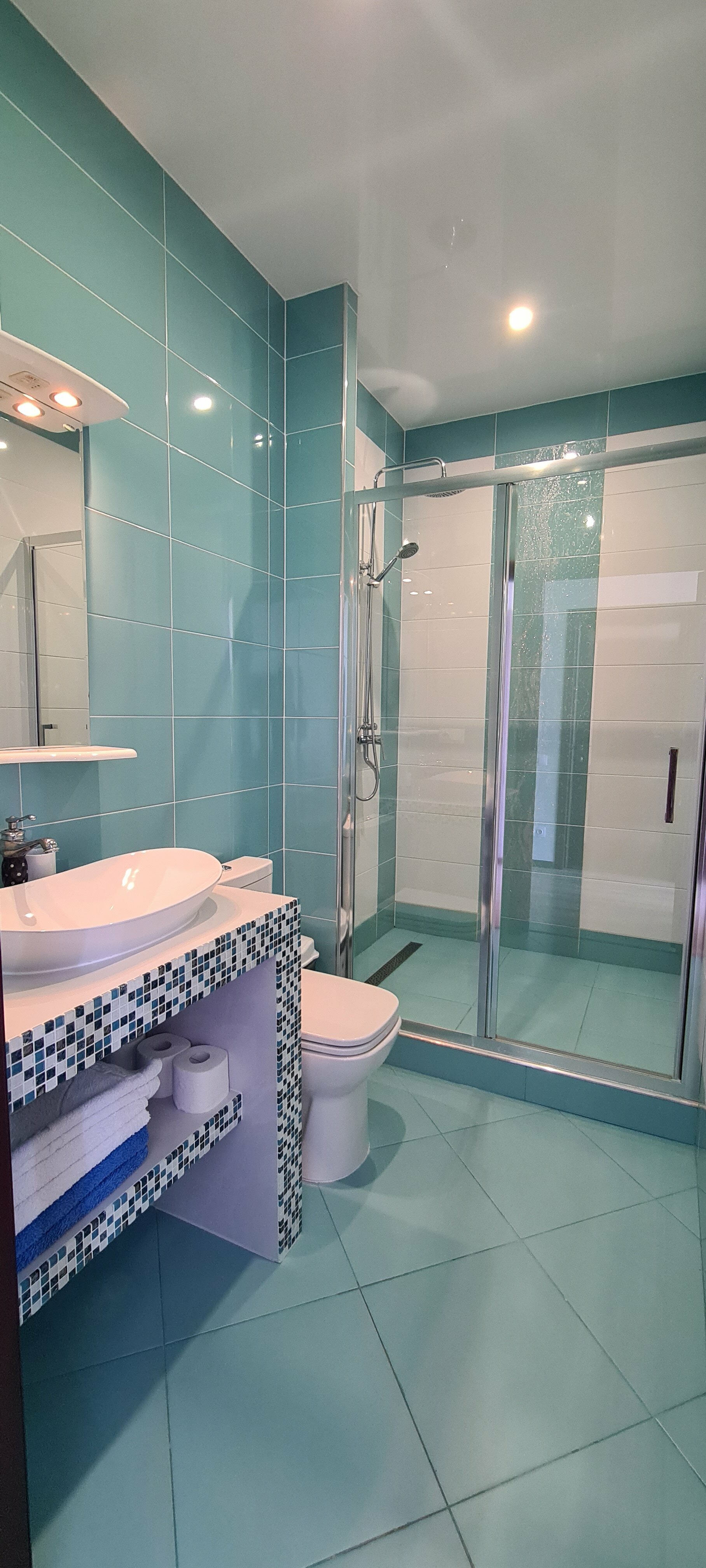 Люкс с кроватью размера «king-size» и видом на море