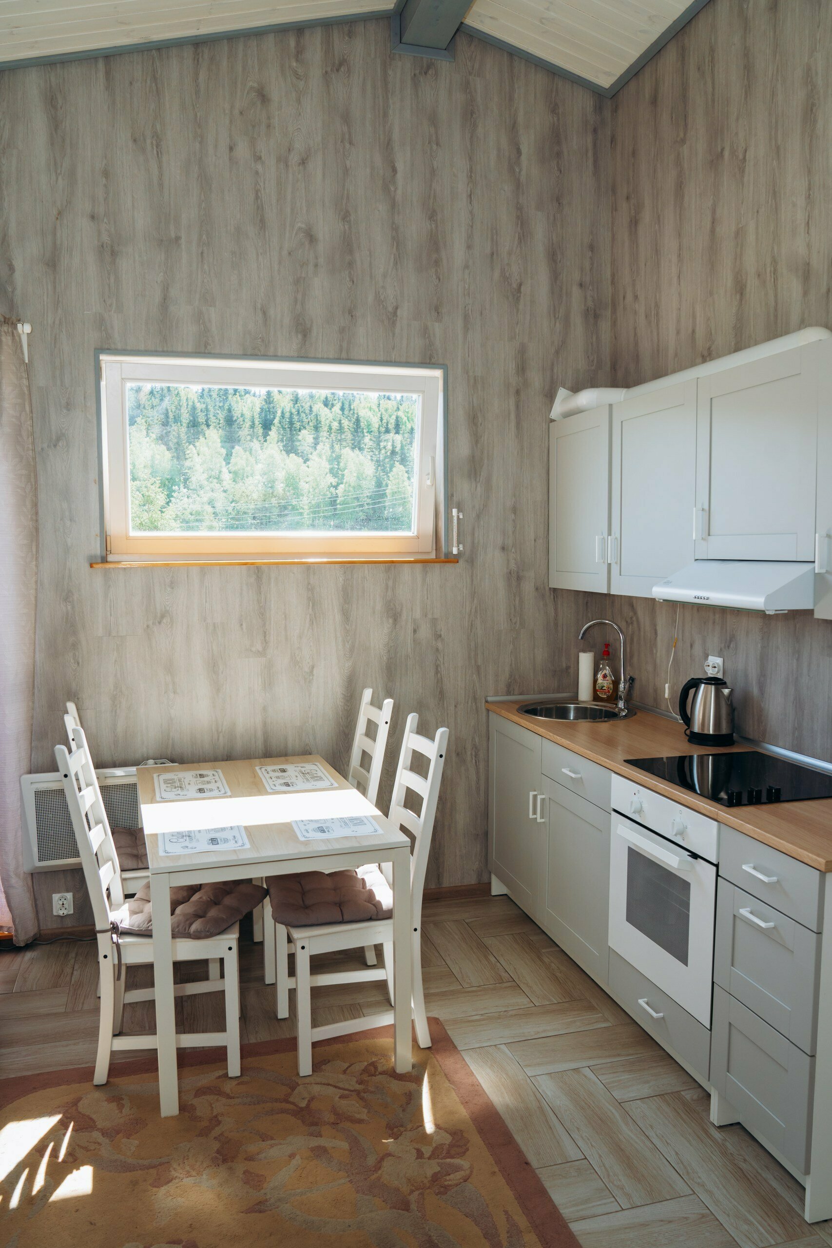 Коттедж с видом на лес