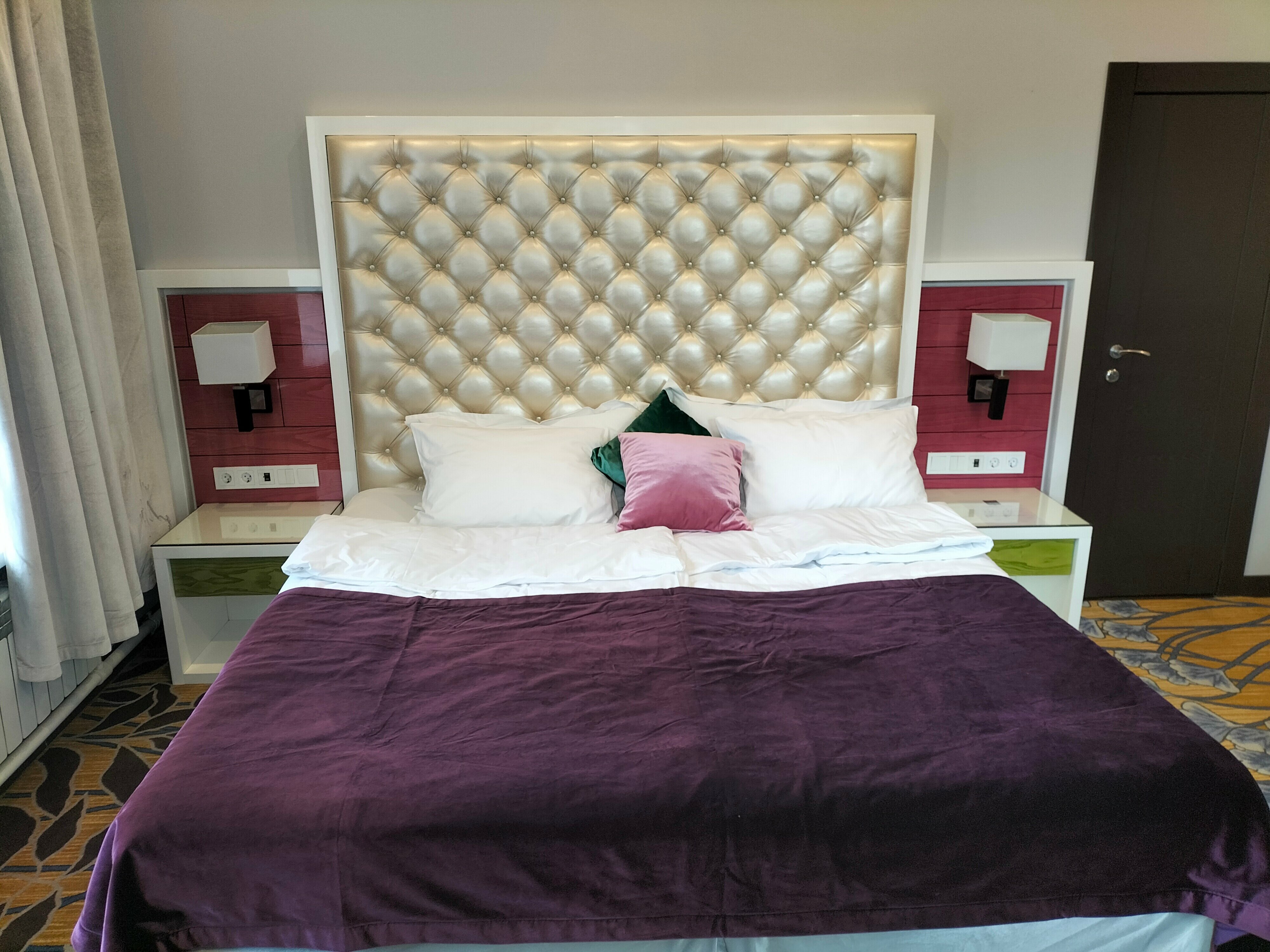 Улучшенный номер с кроватью размера «king-size»