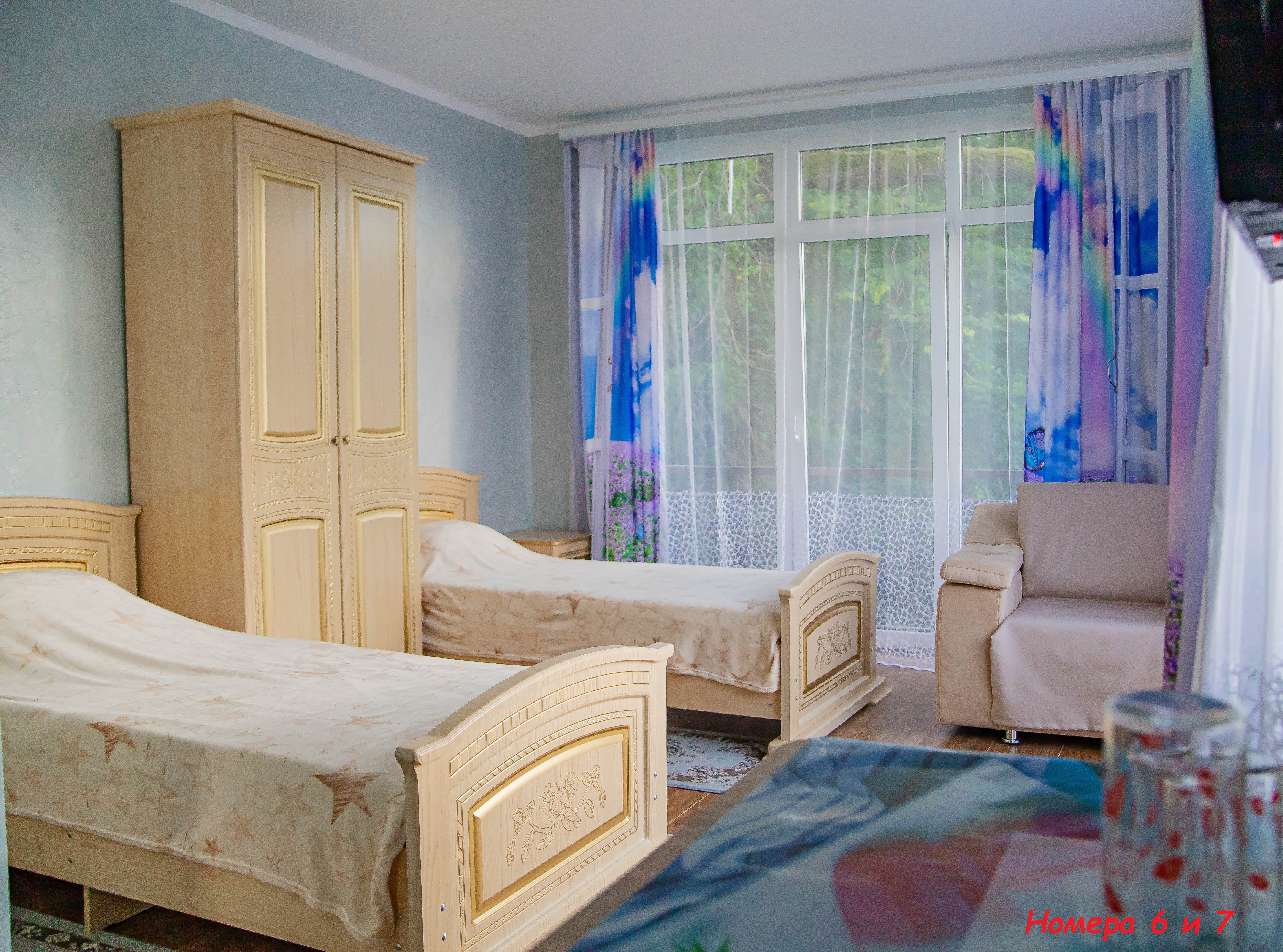 Трехместный номер с основными удобствами