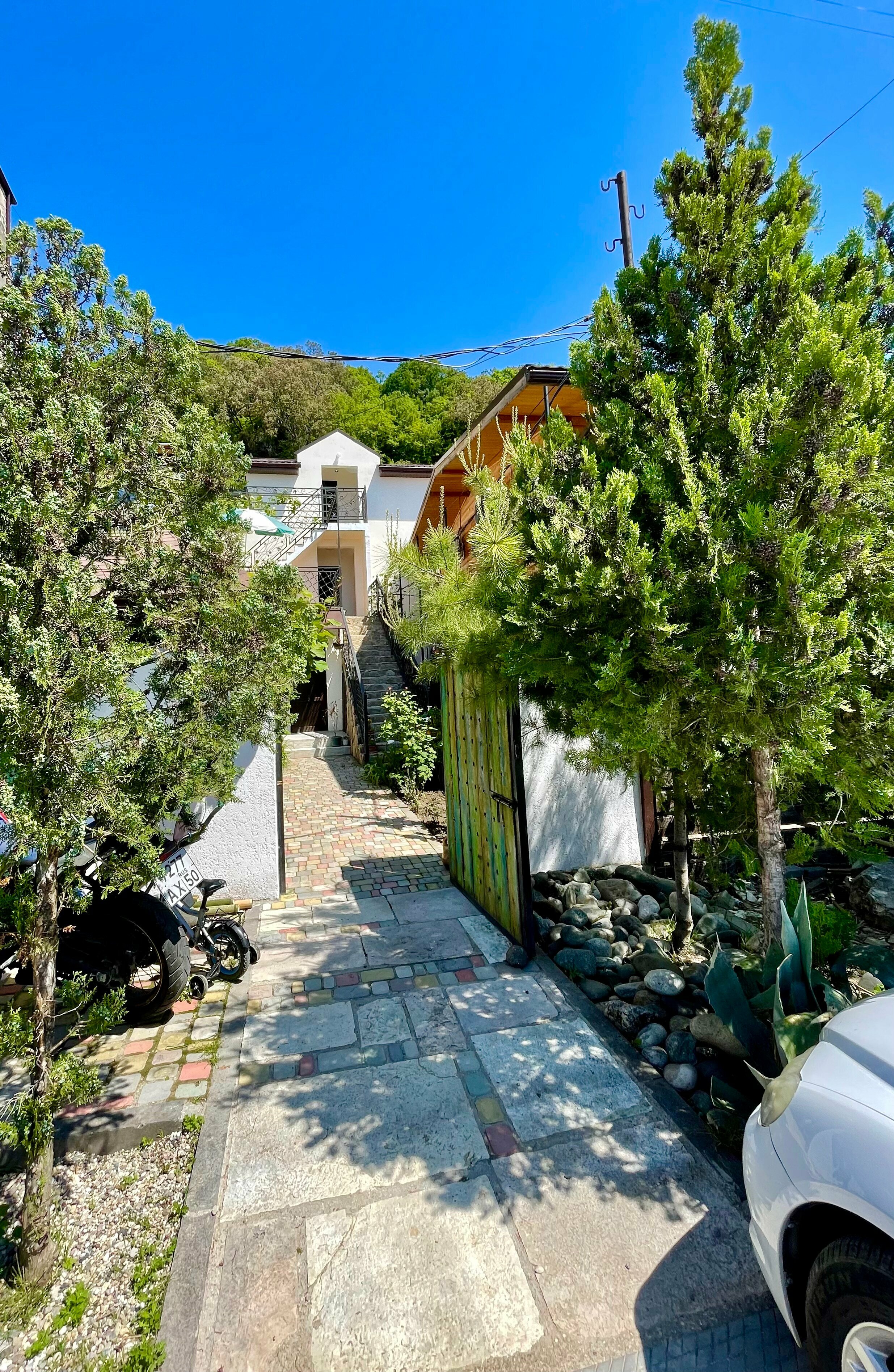 Cемейный номер с собственной ванной комнатой