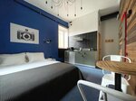Студия с мини-кухней и собственной ванной комнатой “Фрэнсис” в BookCase Hotel&Hostel
