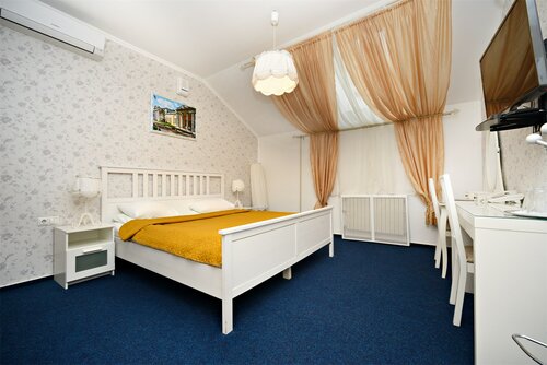 Стандарт с большой кроватью в Денисовский дворик