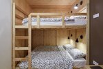 Улучшенный семейный номер с 2 двуспальными кроватями и санузлом в Twin Cities Melbourne