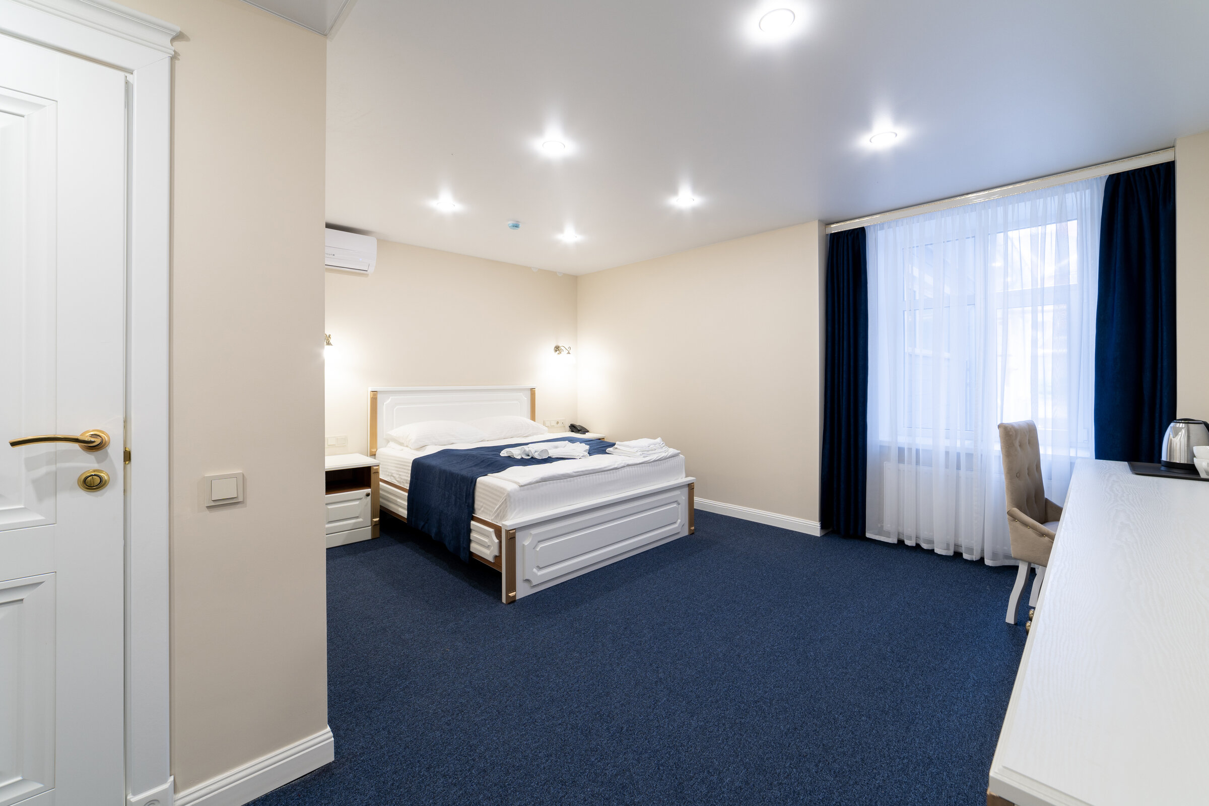 Большой двухместный номер с 1 кроватью