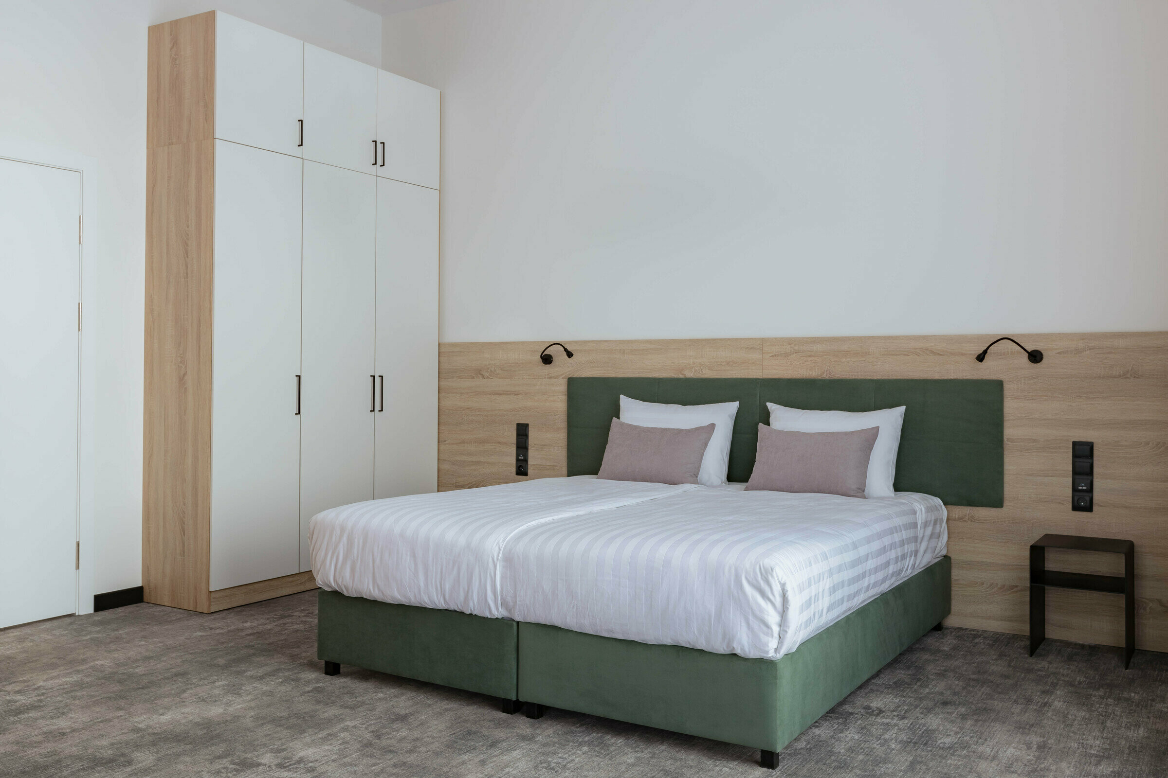 Улучшенный номер с кроватью размера «queen-size»