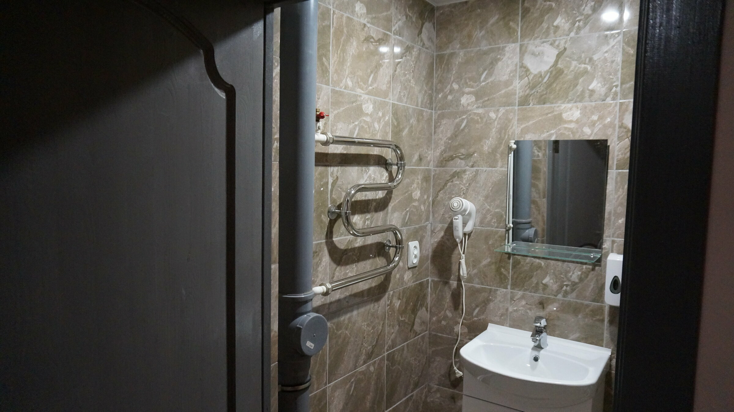 Кровать в общем 4-местном номере для мужчин и женщин