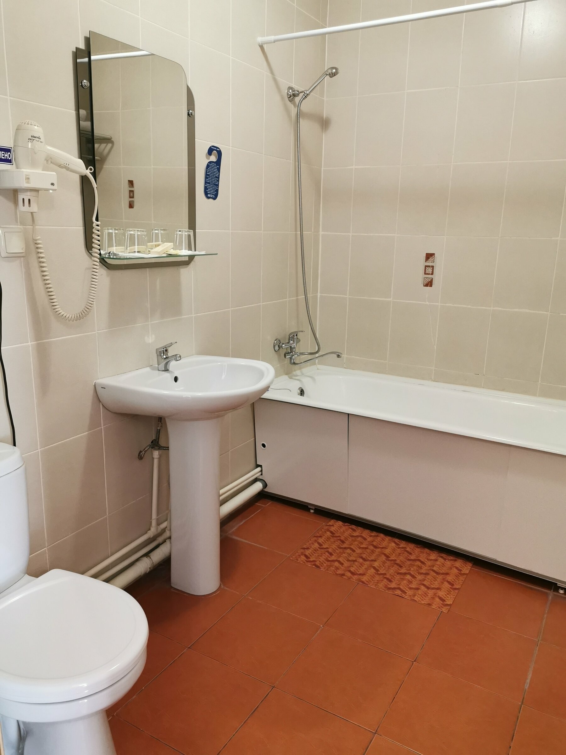 Cемейный номер с собственной ванной комнатой