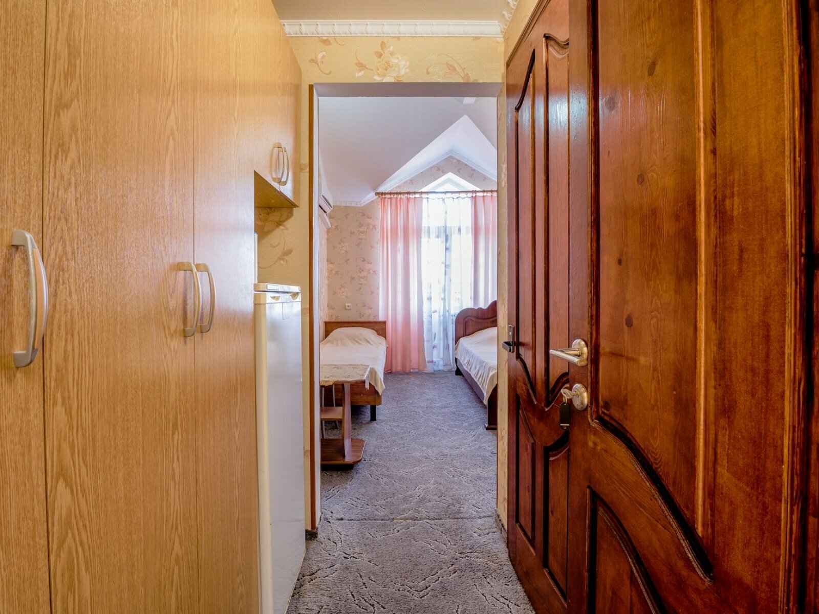 Трехместный номер с балконом