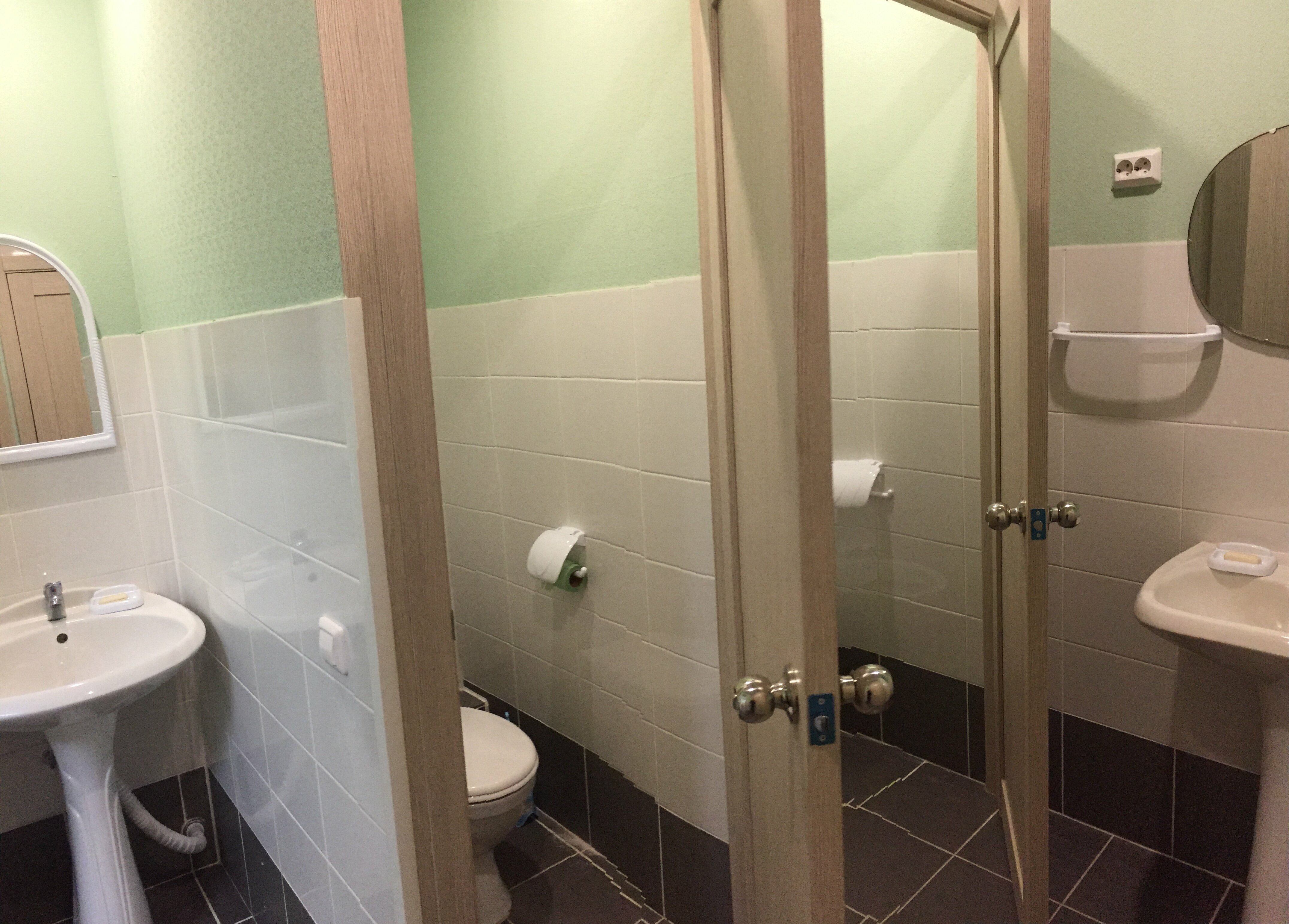 Кровать в общем 6-местном номере