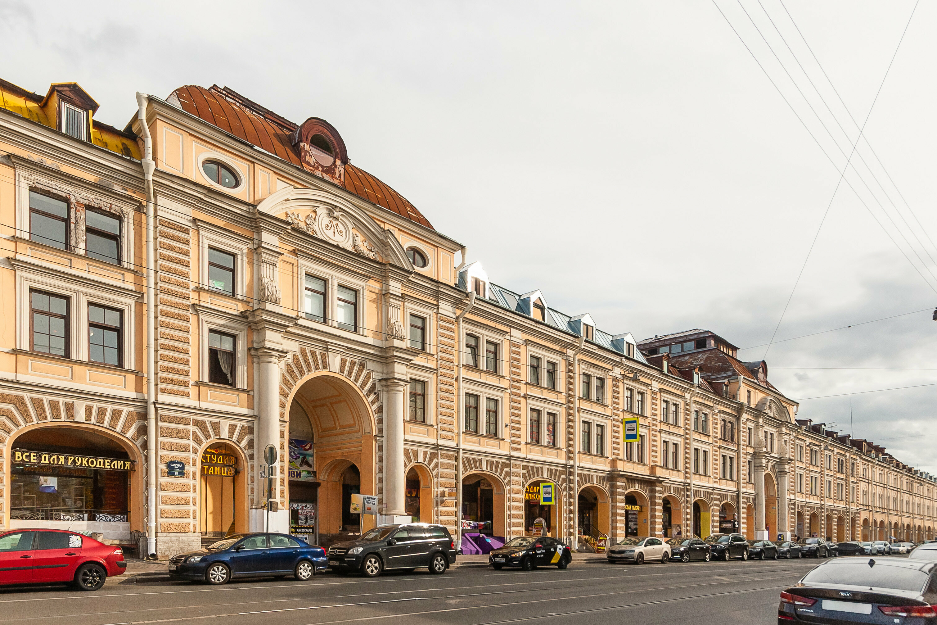 Односпальная кровать в общем номере