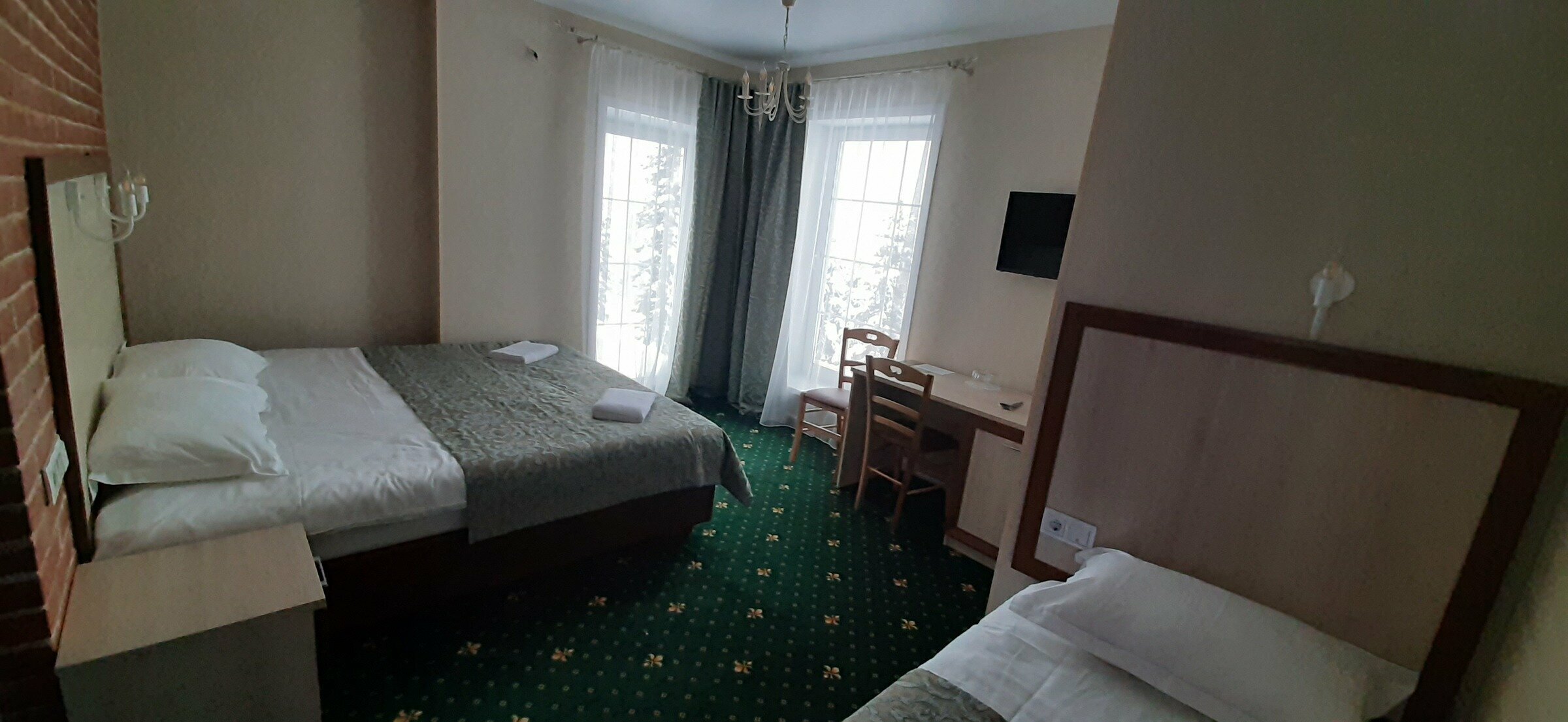 Семейный номер с видом на горы