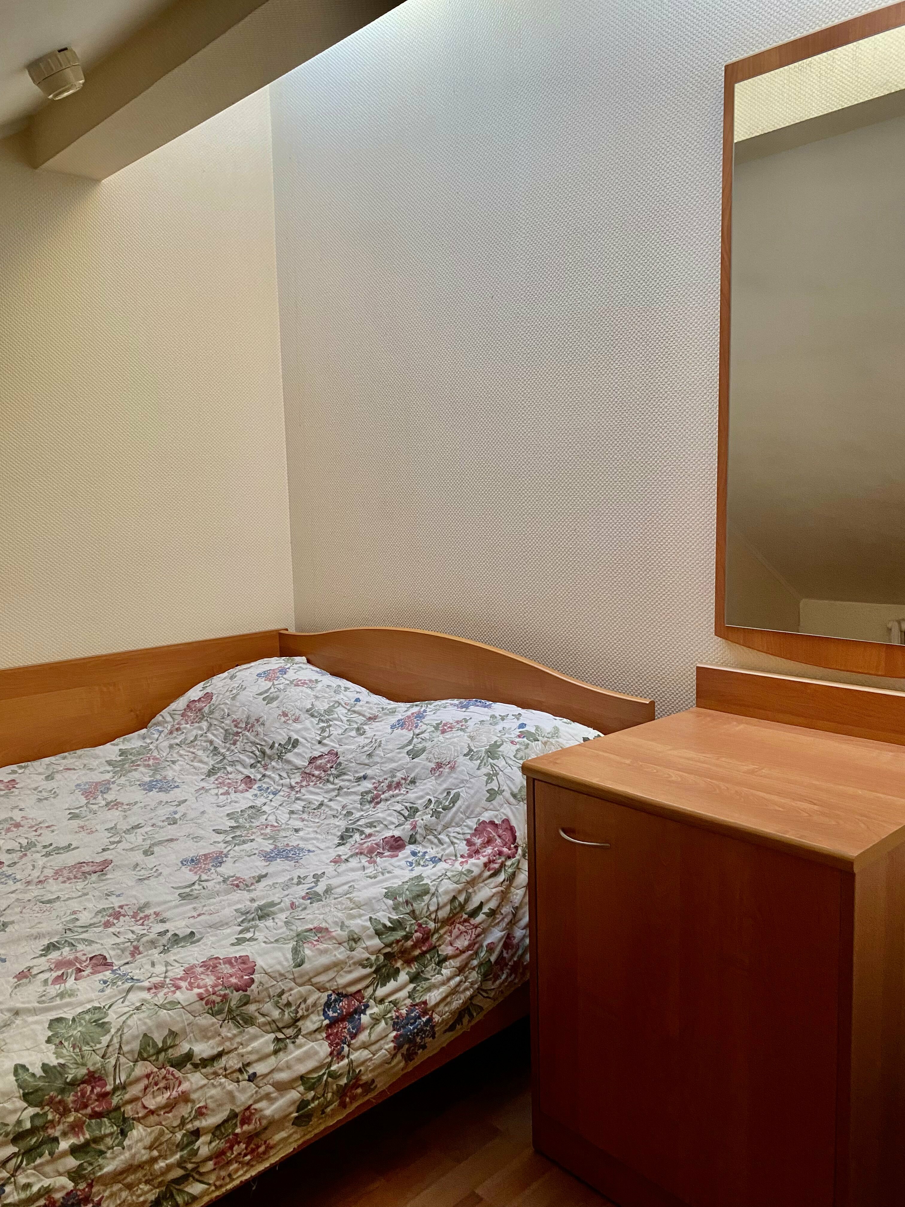 Одноместный номер с общим туалетом