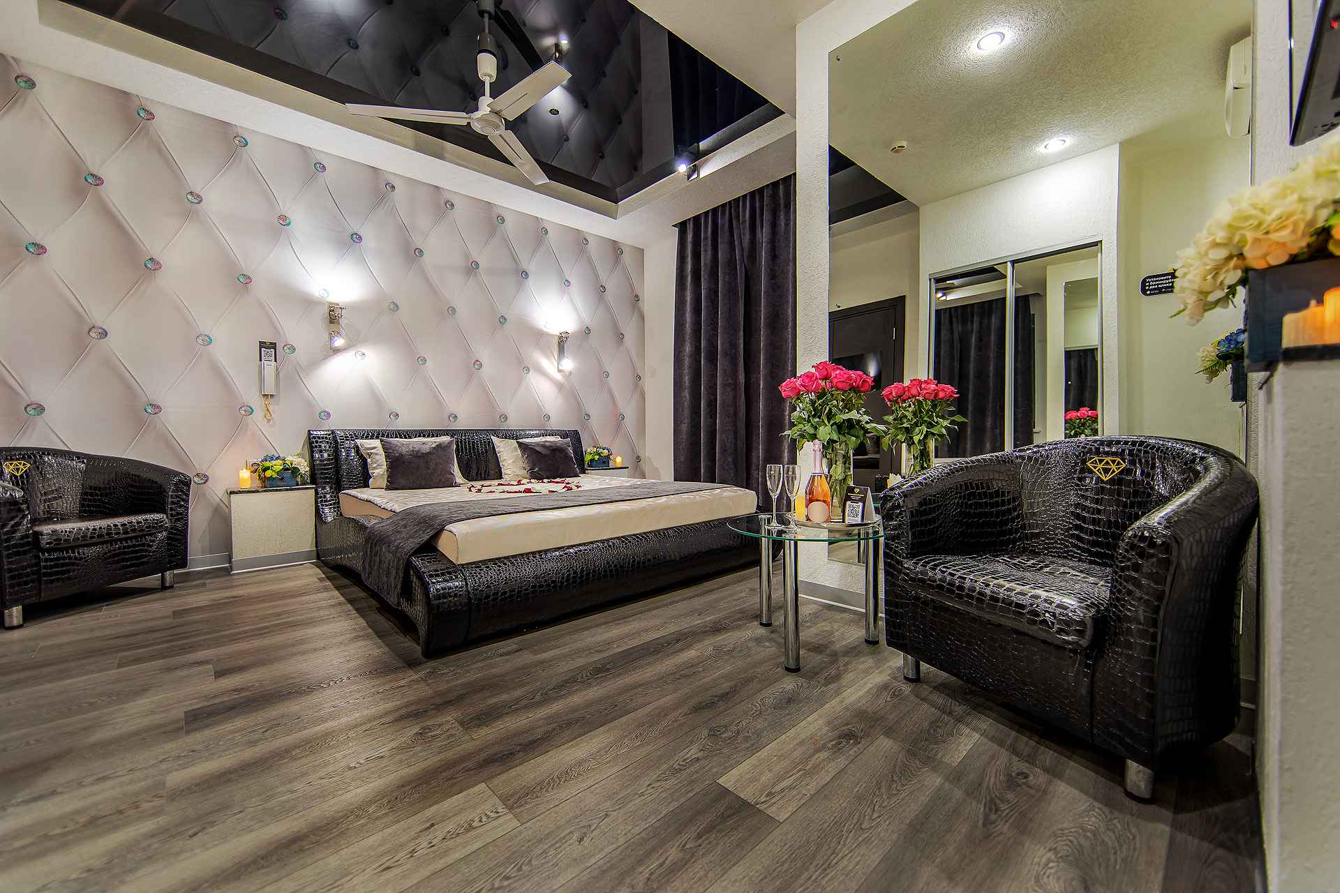 Двухместный номер с 1 кроватью с ванной (только для взрослых)