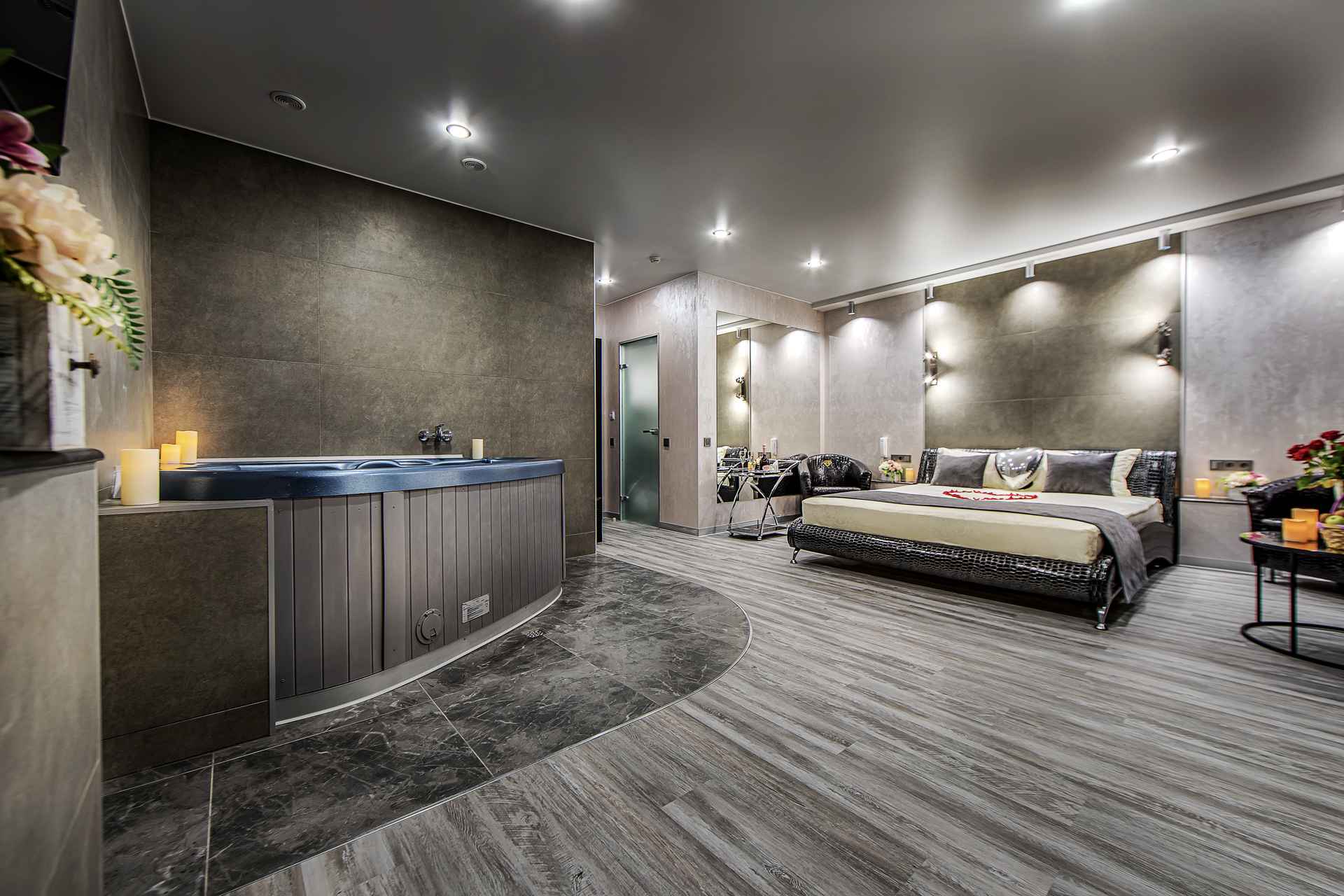 Двухместный номер с 1 кроватью и ванной  (только для взрослых)