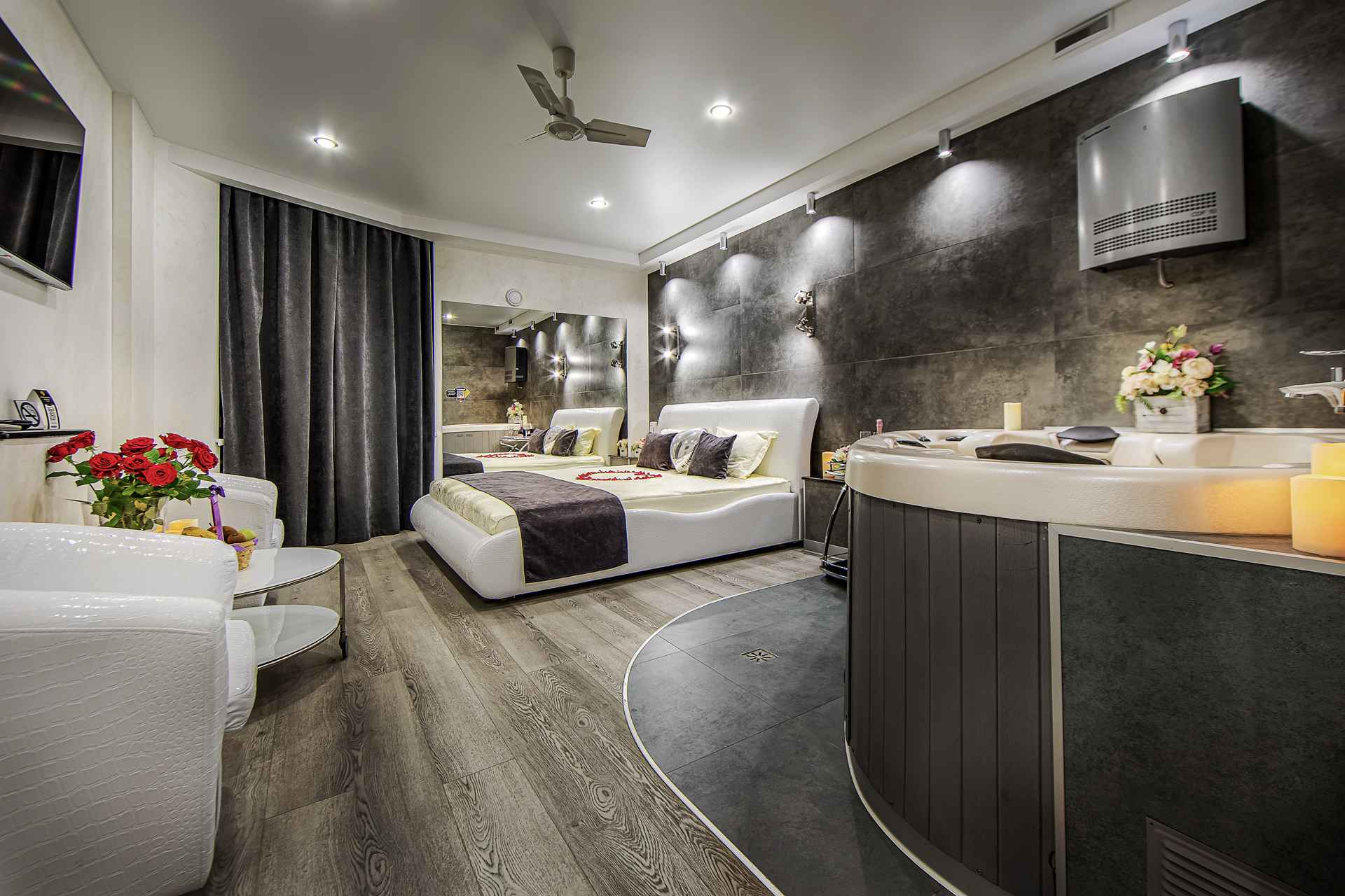 Двухместный номер с 1 кроватью и ванной  (только для взрослых)