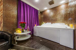 Улучшенный номер с кроватью размера «king-size» в Алекс Отель на Жукова