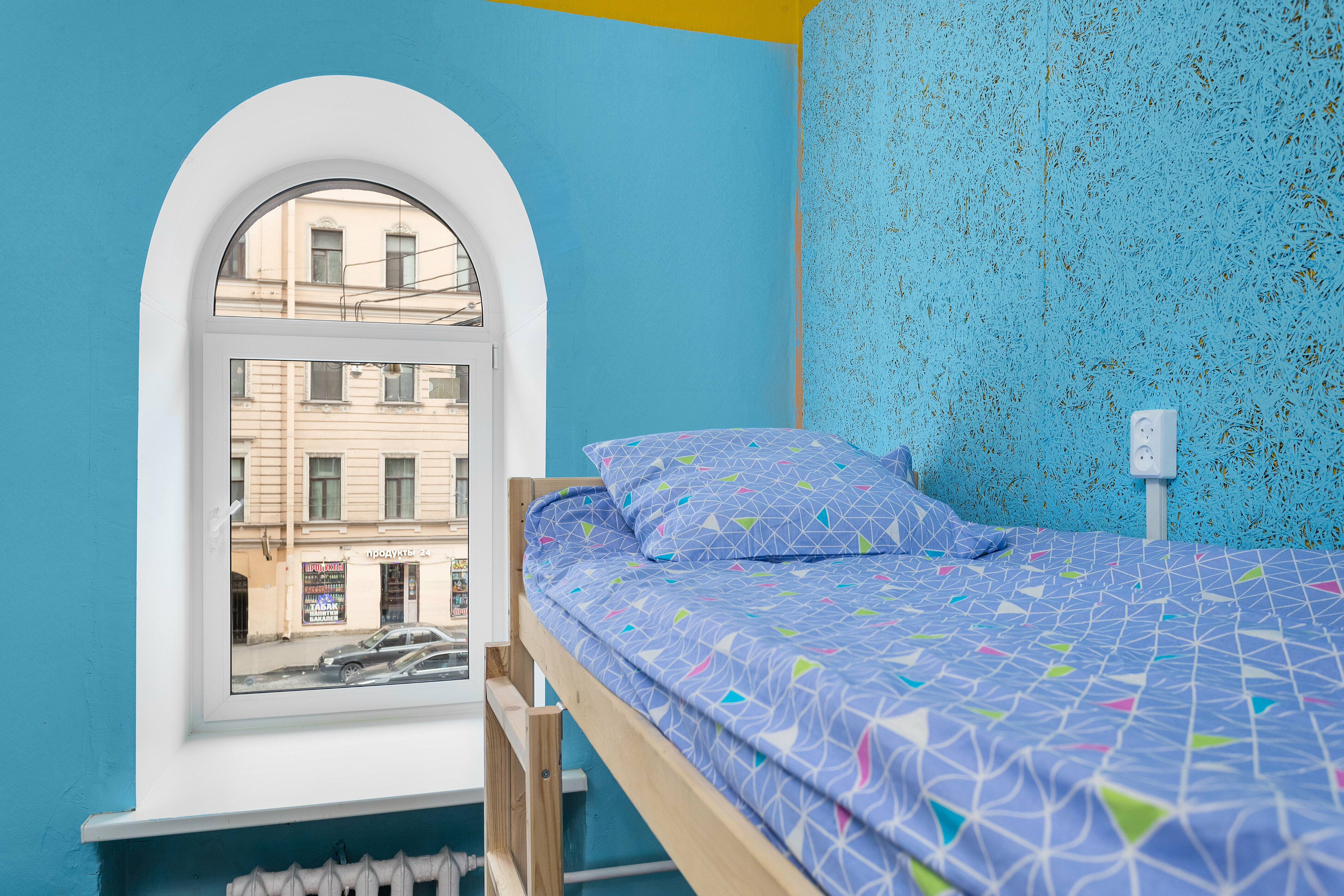 Кровать в общем номере для мужчин