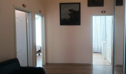 Семейный номер с общей ванной комнатой в Буян