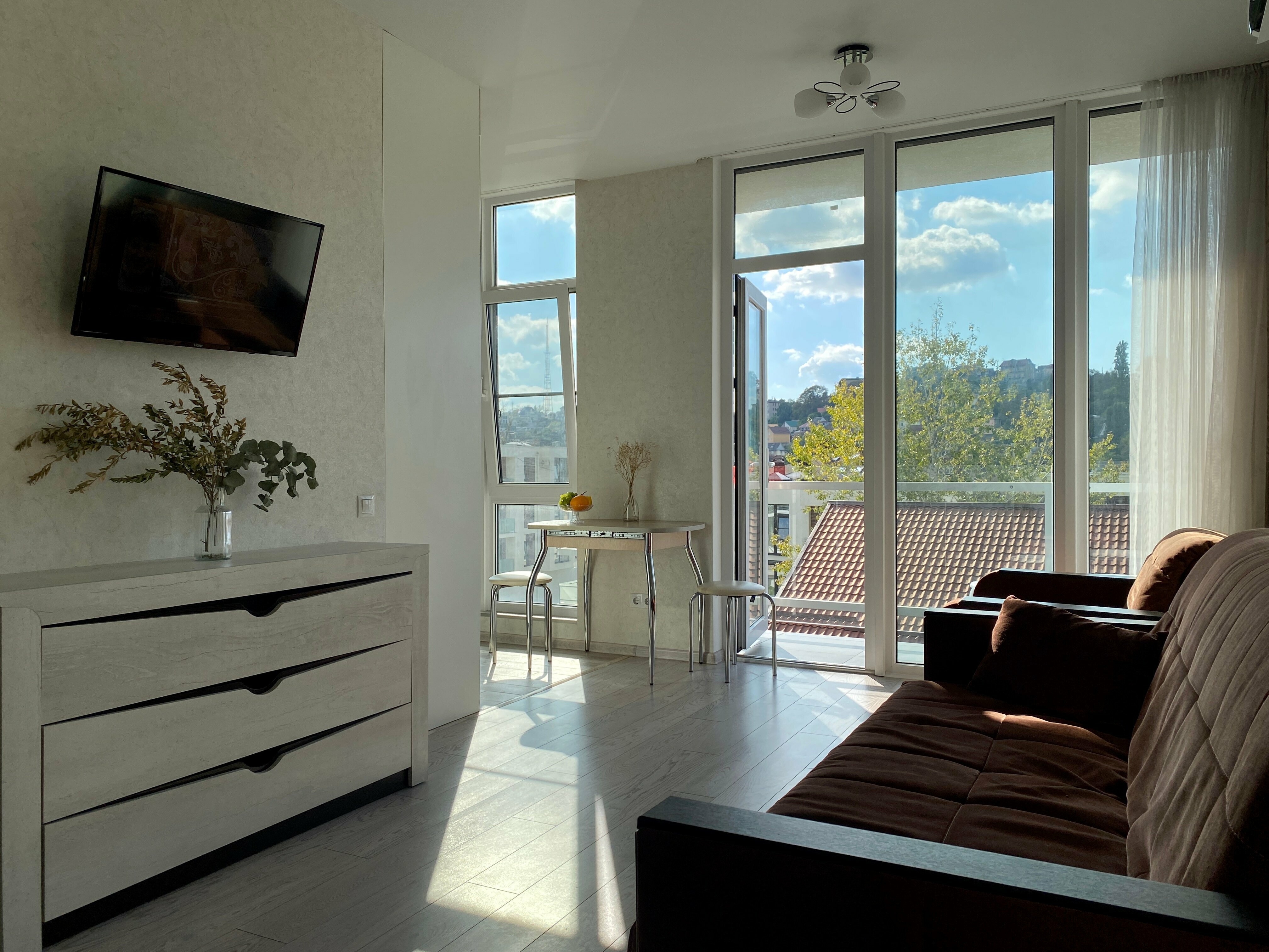 4-х местные апартаменты с балконом в жк c круглогодично подогреваемым бассейном +32 ° "Alicekeys" 13/59