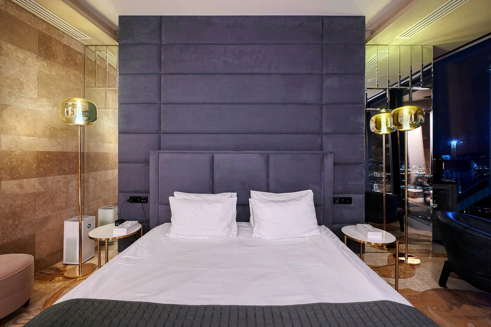 "SKY SPA ROOM" — самые вкуснейшие апартаменты-студия на 77-м этаже башни Федерация "Восток" с открытой ванной, соляной баней, горизонтальным и вертикальным душем.