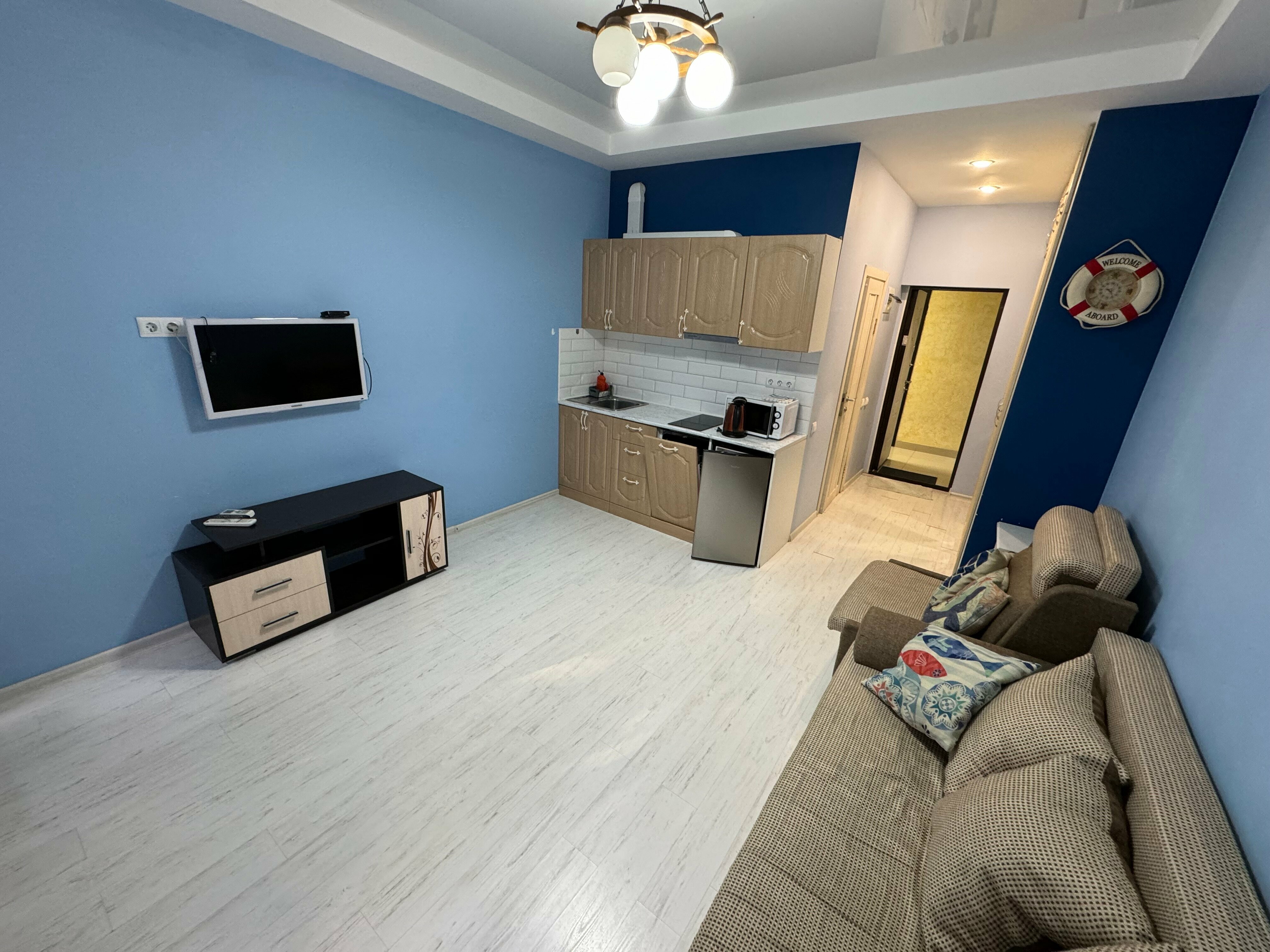 Трехместный номер с балконом