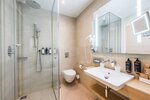 Привилегированный номер с двуспальной кроватью и софой, вид на море в Mercure Sochi Centre