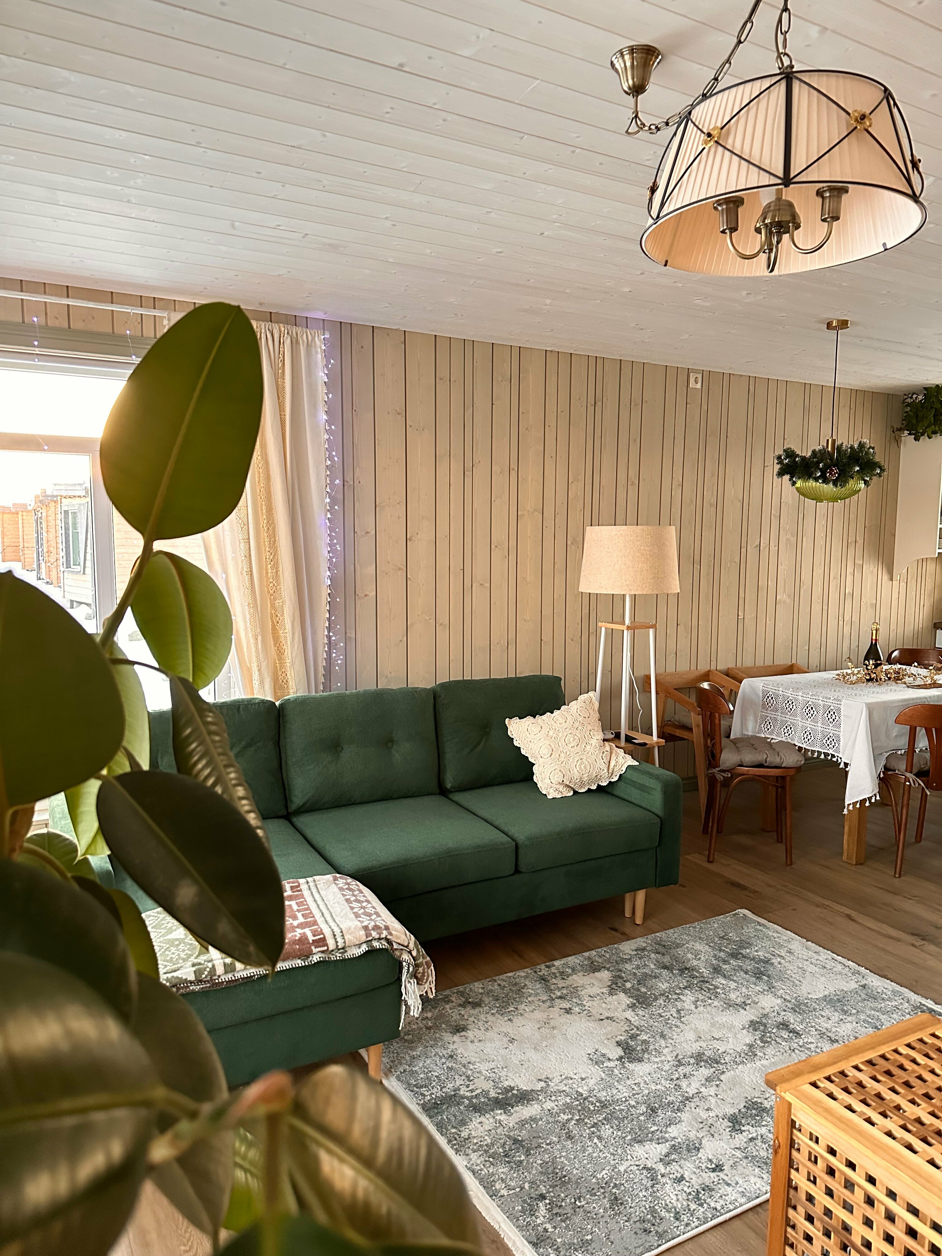 Семейный номер с видом на озеро