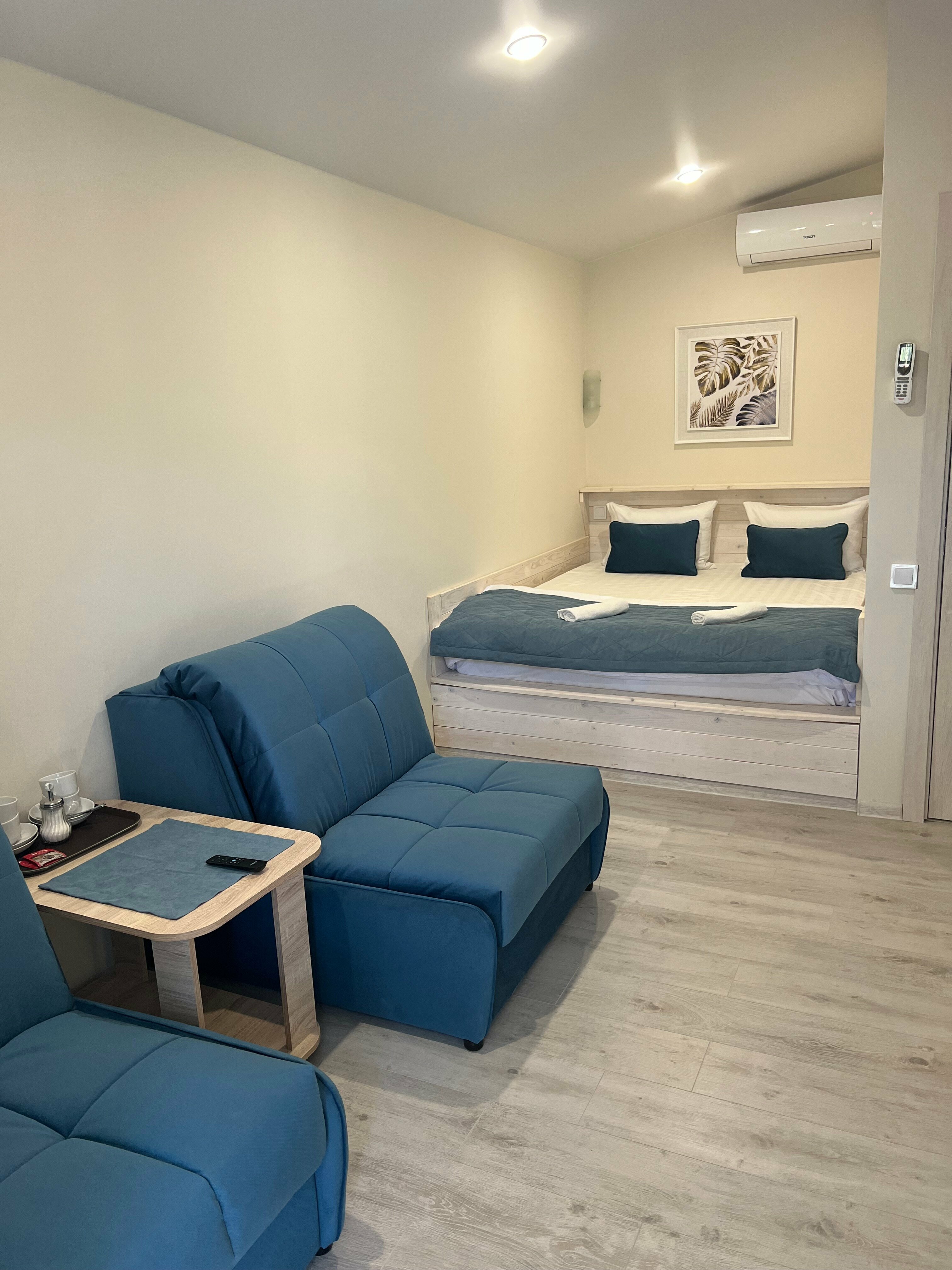 Домики с бассейном