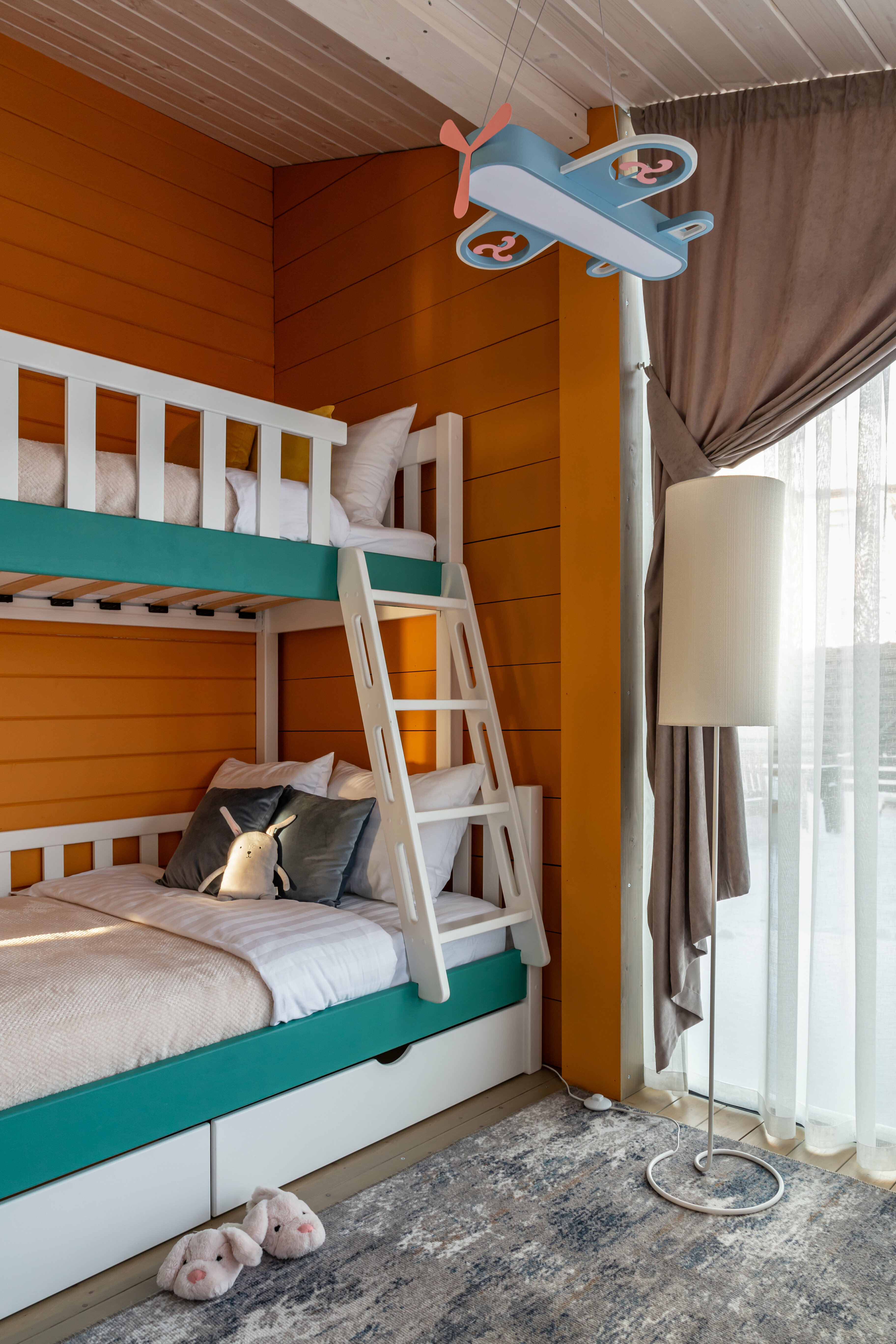 Дом с видом на озеро