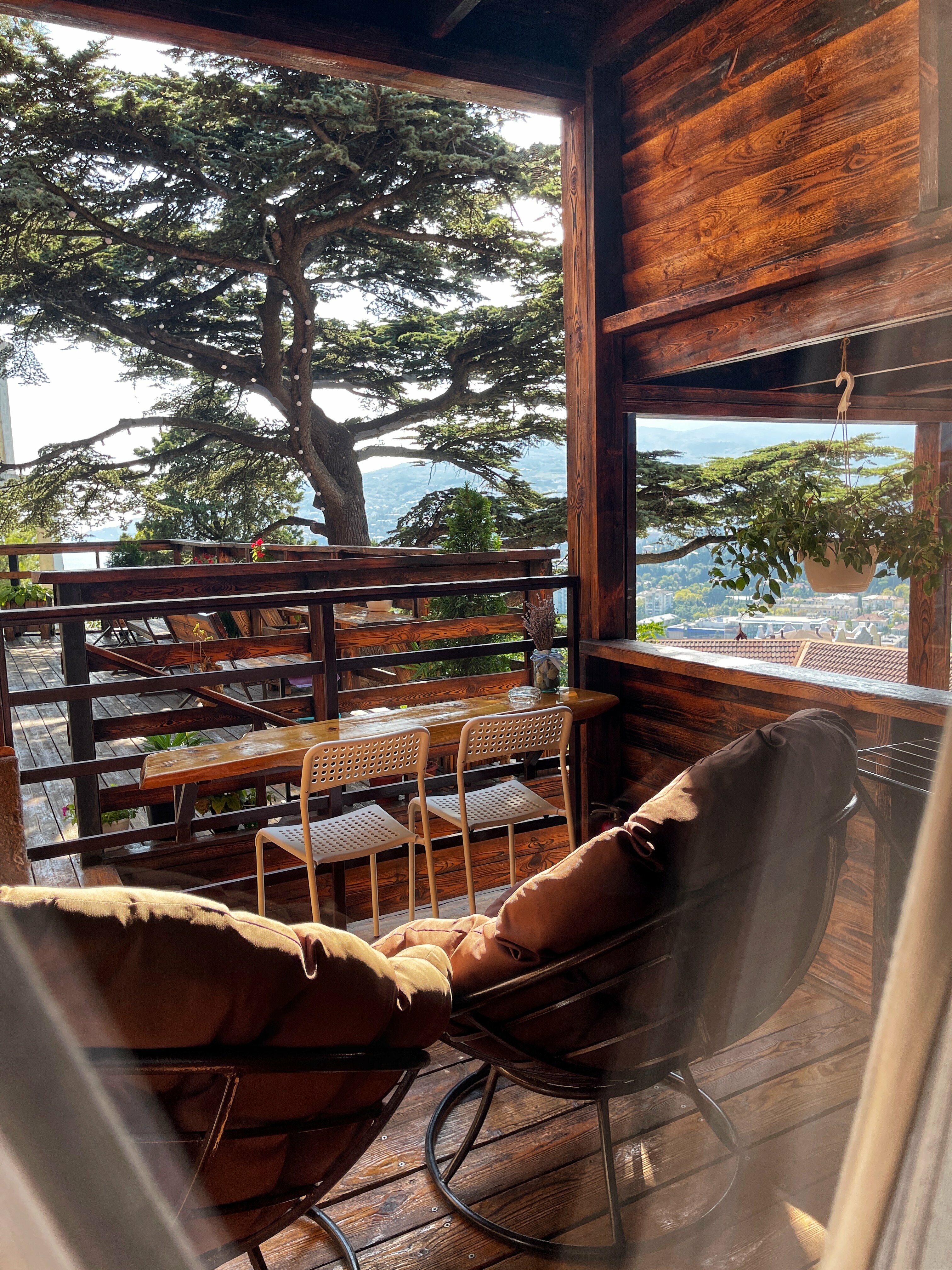 Семейный номер с видом на горы