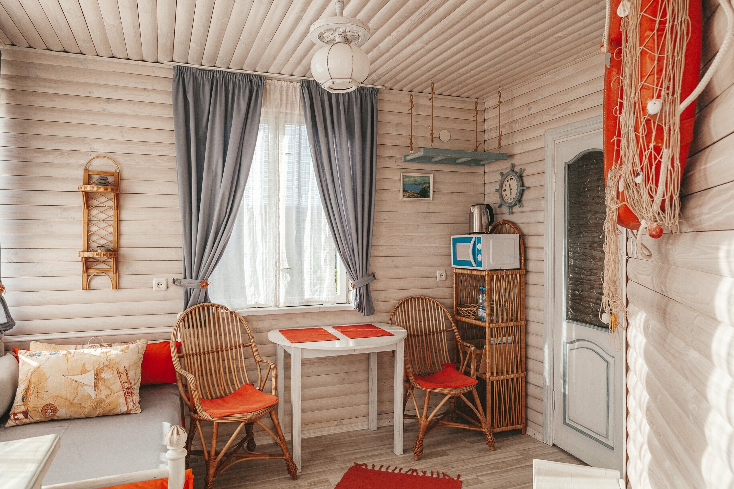 Трехместный номер с видом на город